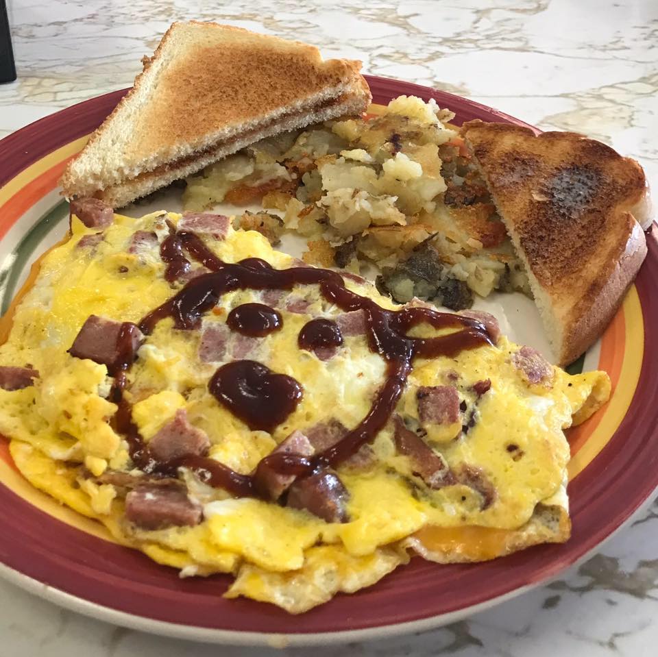 hashbrowns with omelet and toast